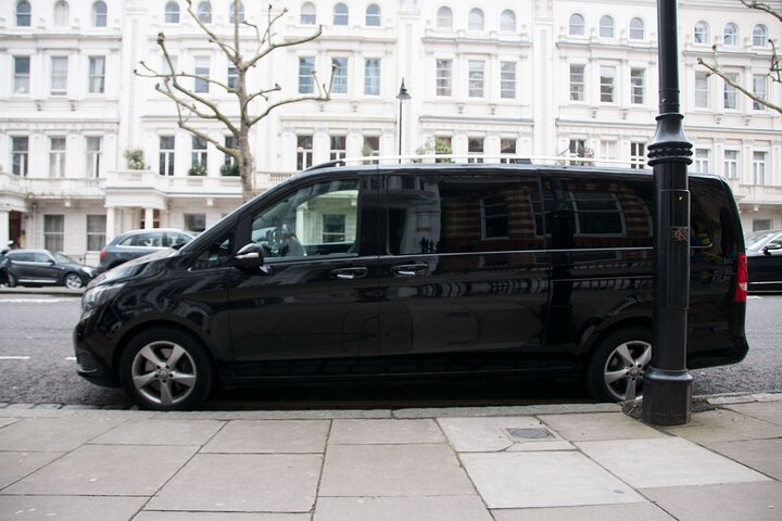London Gatwick (LGW) Airport Arrival Shared Transfer - Airport to Hotel - Photo 1 of 6